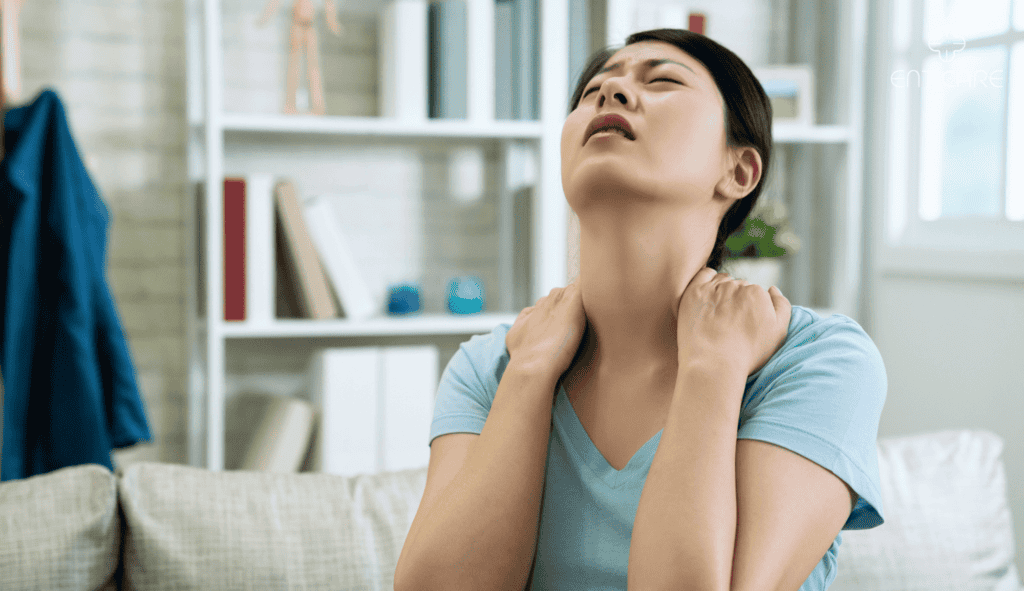 enticare-woman-stretching-neck